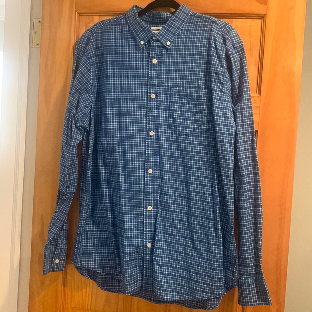 Men’s Oxford button down pocket shirt